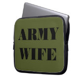 Ehefrau der Laptop Sleeve Army (Vorderseite Links)