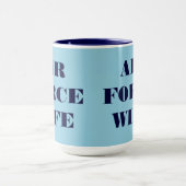 Ehefrau der Tasse (Zentrum)