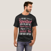 Ehefrau eines Garnelenboot-Kapitäns - Versorgt T-Shirt (Vorne ganz)