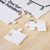 Ehefrau hat einen gebrochenen Arm in einem Tuch Puzzle (Seite)