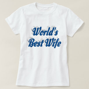 Ehefrau mit blauem T - Shirt