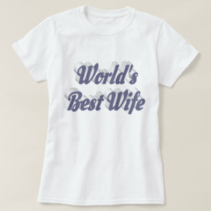 Ehefrau mit grauem T - Shirt