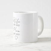 Ehefrau & Mutter seit – Minimalistisches Valentins Jumbo-Tasse (Vorderseite Rechts)