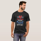 Ehefrau oder Freundin eines Polizeibeamten Wif T-Shirt (Vorne ganz)