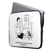 Ehefrau sagt, dass Husband nicht versucht, sich zu Laptopschutzhülle (Vorderseite Links)