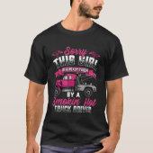 Ehefrau Schlepper Truck Girlfriend Tow Trucker T-Shirt (Vorderseite)