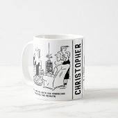 Ehefrau Versteckt die Remote-Kontrolle des Fernseh Kaffeetasse (Vorderseite Links)