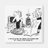 Ehefrau Versteckt die Remote-Kontrolle des Fernseh Magnet (Vorne)