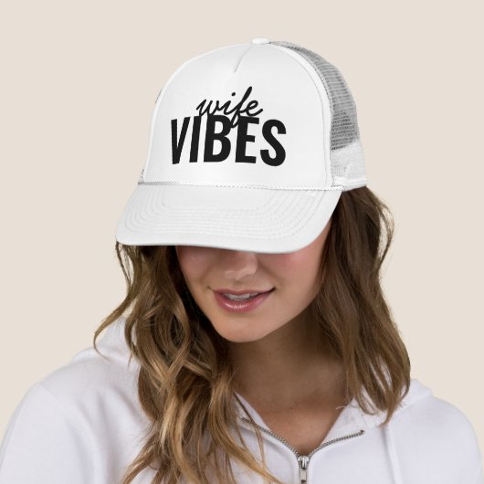 Ehefrau Vibes Trucker Hat Bachelorette Truckerkappe (Beispiel)