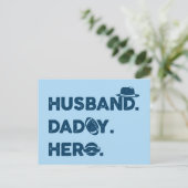 Ehemann. Daddy. Held. Retro-Grafik Postkarte (Stehend Vorderseite)