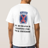 Ehemann, der für Ihre Freiheit kämpft T-Shirt (Rückseite)