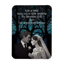 Ehepaar aus Papier auf blauem Baum