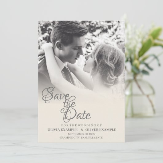 Ehepaar küssen in Monochrome Programm (Stehend Vorderseite)