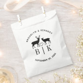 Ehepaar Name Deer Monogram Rustic Country Wedding Geschenktütchen (Ausgeschnitten)