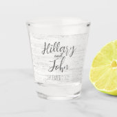 Ehepaare heiraten Namen und Datum in Holz Schnapsglas (Vorderseite)