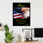 Ehre Celebrates Weisheit unter Eagle Pride Poster (Heimbüro)