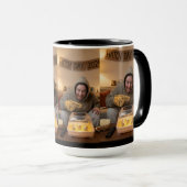 Ei-Aufregung Zuhause – Cozy Cheer Tasse (VorderseiteRechts)