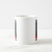 Ei über Rot und Schwarzem Kaffeetasse (Mittel)