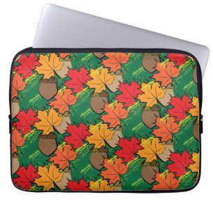 Eicheln und Blätter III Laptopschutzhülle