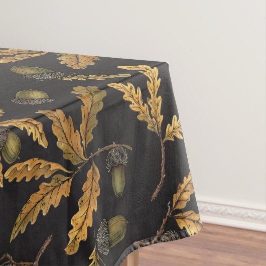 Eichen und Blätter auf schwarz Tischdecke (Beispiel)