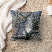 Eichenbaum im Frühjahr, farbige Himmelsbearbeitung Kissen (Decke)