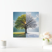 Eichenbaum in zwei Jahreszeiten Quadratische Wanduhr (Zuhause)