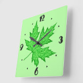 Eichenblatt - grüne Farbtöne Quadratische Wanduhr (Winkel)
