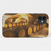 Eichenfässer im Keller des Domaine Comte Case-Mate iPhone Hülle (Rückseite (Horizontal))