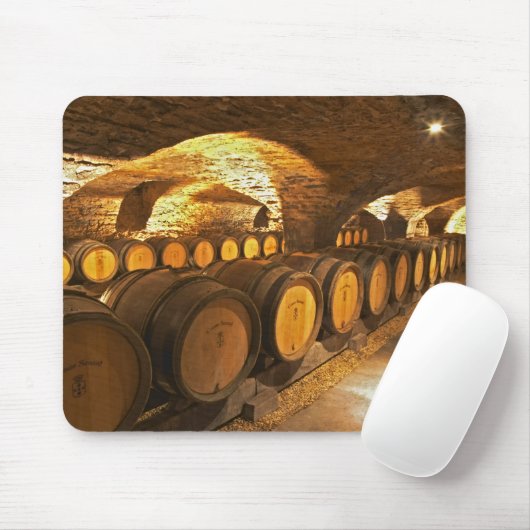 Eichenfässer im Keller des Domaine Comte Mousepad (Mit Mouse)