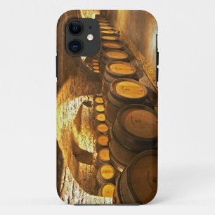 Eichentonnen im Keller des Domaine Comte Case-Mate iPhone Hülle