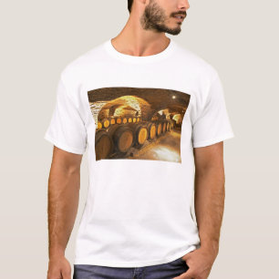 Eichentonnen im Keller des Domaine Comte T-Shirt