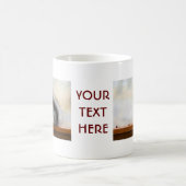 Eichhörnchen auf einer Bank und Nüsse Kaffeetasse (Mittel)