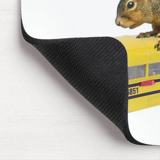 Eichhörnchen auf Schulbus Mousepad (Ecke)