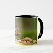 Eichhörnchen beim Nussessen Tasse (VorderseiteRechts)