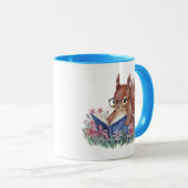 Eichhörnchen, das Buch in einem Bed of Blume liest Tasse (VorderseiteRechts)