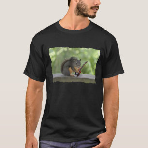 Eichhörnchen, das E-Gitarre spielt T-Shirt