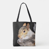 Eichhörnchen, das eine Nuss isst Tasche (Rückseite)