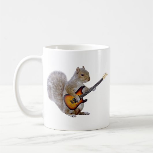 Eichhörnchen, das Gitarre spielt Kaffeetasse (Links)