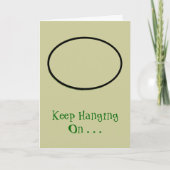 Eichhörnchen, die sich an Birdfeeder klammern, Beh Karte (Vorderseite)