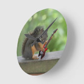 Eichhörnchen, Elektrische Gitarre spielen Runde Wanduhr (Winkel)