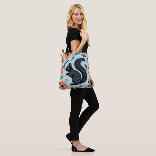 Eichhörnchen Frühlingsblumen Kunst Tasche (Am Model)