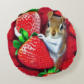 Eichhörnchen im Strawberry Heaven Rundes Kissen (Rückseite)