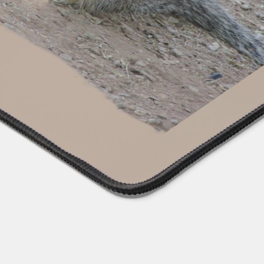 Eichhörnchen lassen mich graues Waldtier lächeln Schreibtischunterlage (Ecke)