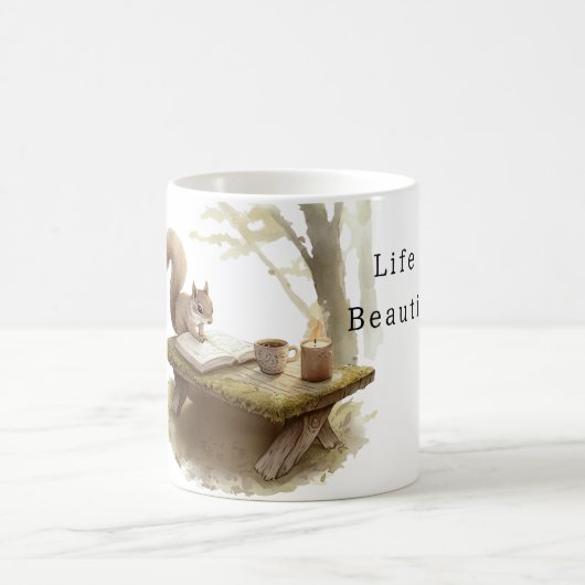 Eichhörnchen liest ein Buch Kaffeetasse (Mittel)