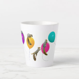 Eichhörnchen mit Balloons Latte Cup Milchtasse