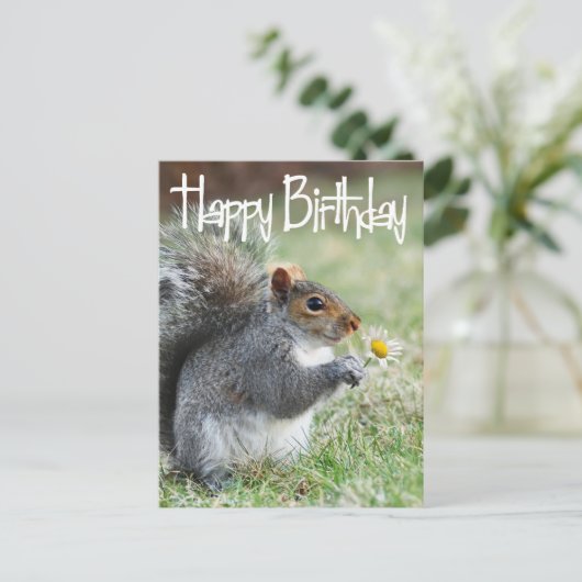 Eichhörnchen mit Daisy Happy Birthday Postcard Postkarte (Stehend Vorderseite)