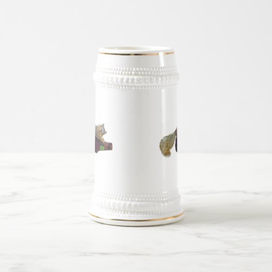 Eichhörnchen mit leerer Bierflasche Bierglas (Mittel)
