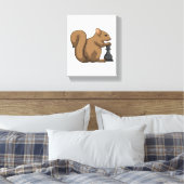 Eichhörnchen mit Schachstück Bishop Leinwanddruck (Insitu (Schlafzimmer))