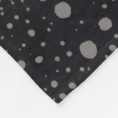 Eichhörnchen mit Tasse und Schnee „Stay Warm“ Fleecedecke (Ecke)