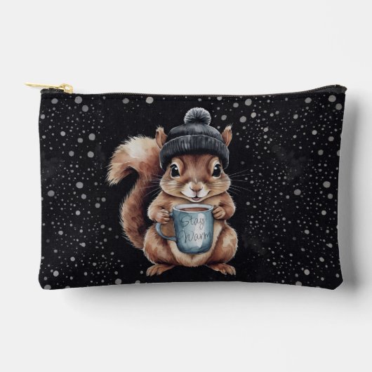 Eichhörnchen mit Tasse und Schnee „Stay Warm“ Zubehörtasche (Vorderseite)